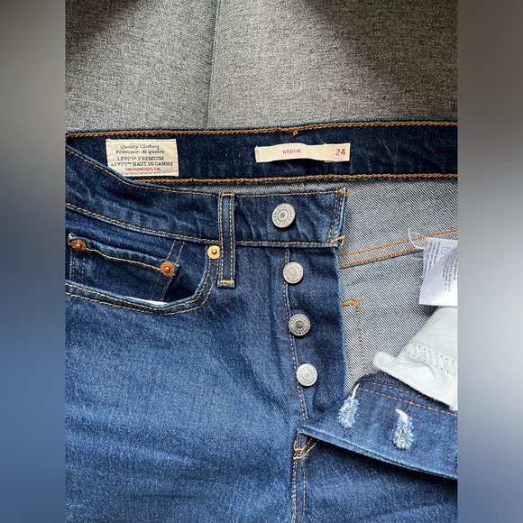 Levi’s wedgie Icon fit tapered jeans 🥰🥰🥰 - Picture 8 of 10